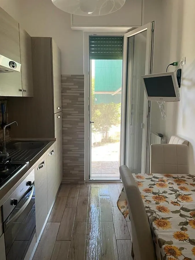 Da Gian Villa Ceriale 0*,
